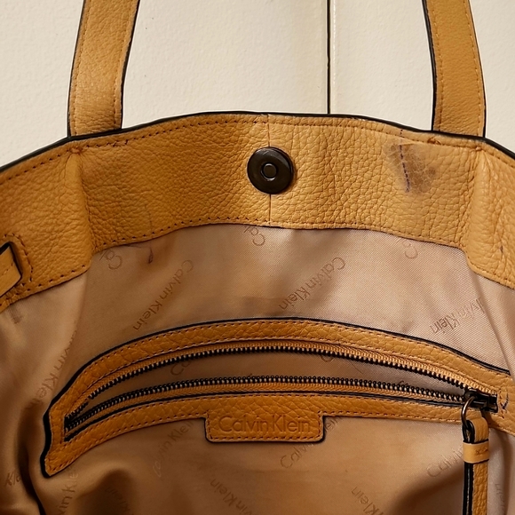 Calvin Klein handbag - Picture 8 of 9